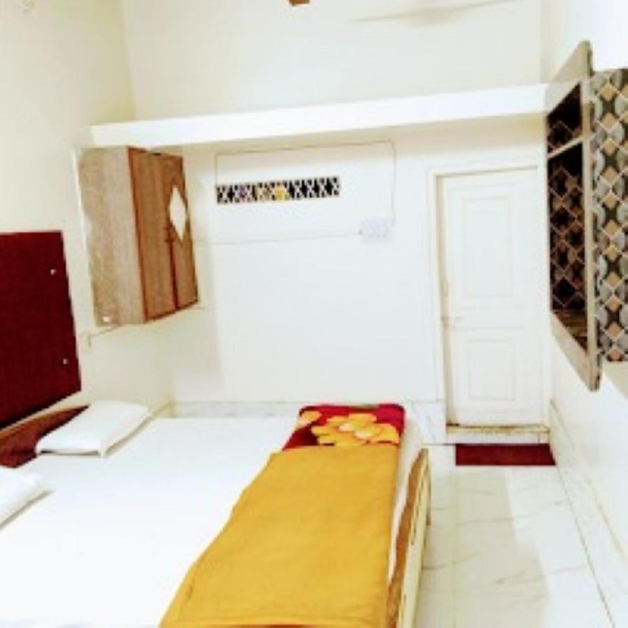 Shivam Hotel, Pali  Bagian luar foto